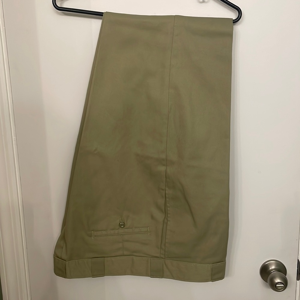 Dickies beige men’s dress pants.